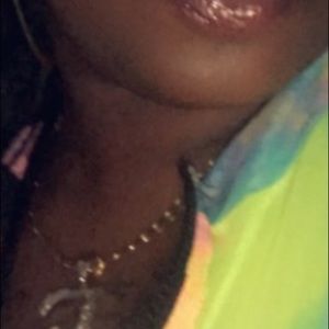 Meet your Posher, Ebony